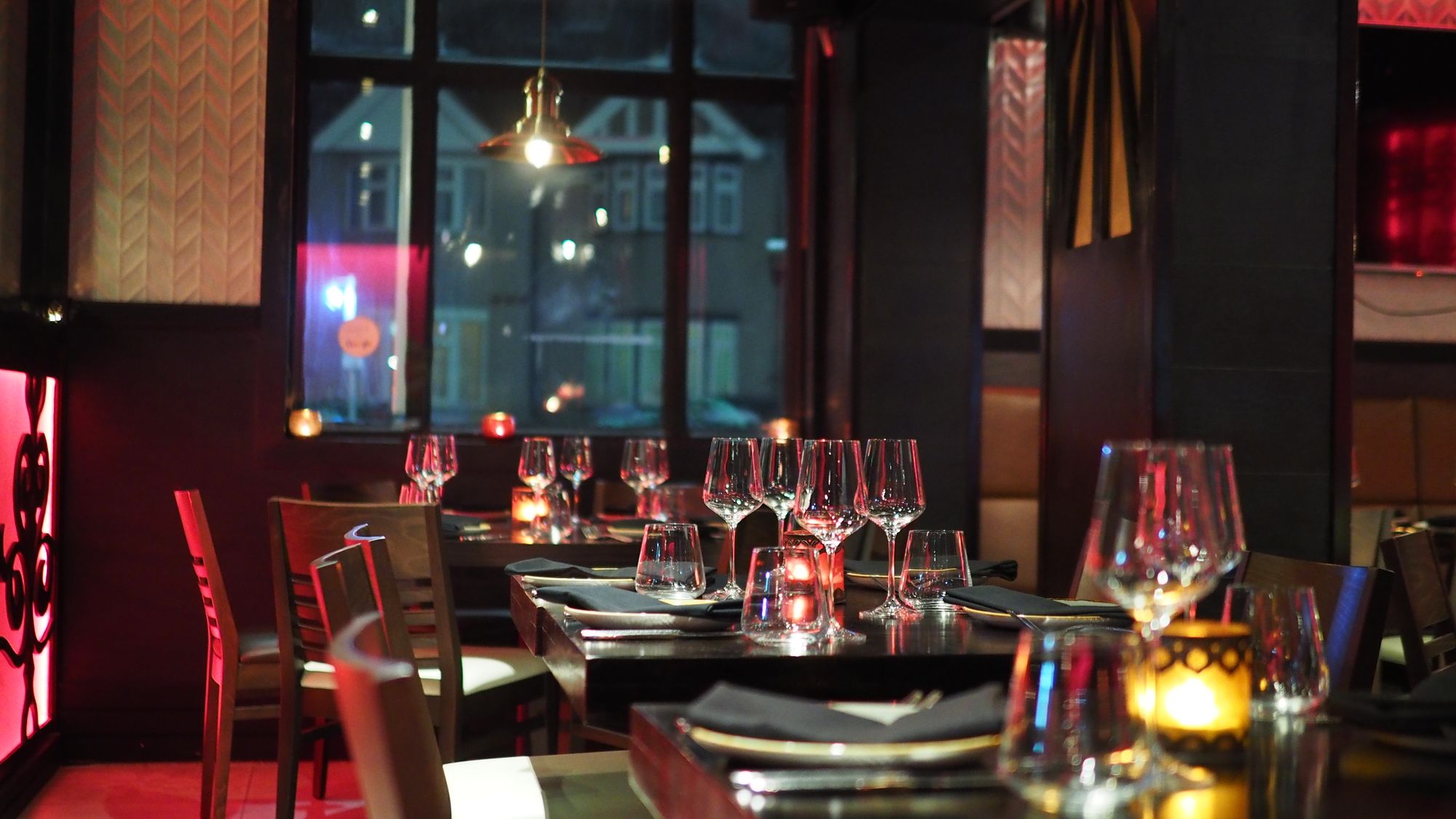 Intimate dining for an incentive evening